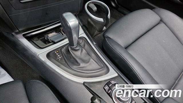 BMW 1-Series 2011 — photo 9