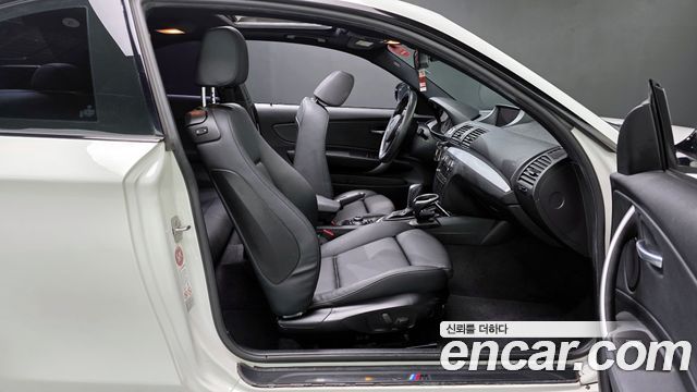 BMW 1-Series 2011 — photo 10
