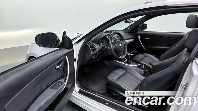 BMW 1-Series 2011 — photo 11