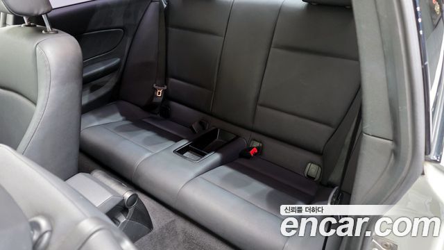 BMW 1-Series 2011 — photo 12