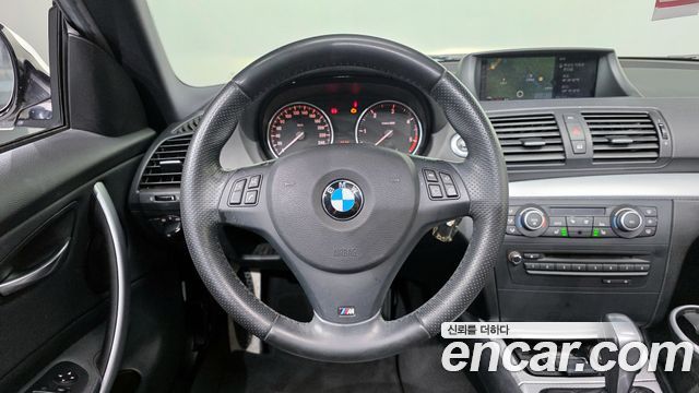 BMW 1-Series 2011 — photo 13