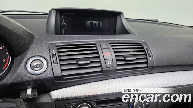 BMW 1-Series 2011 — photo 16