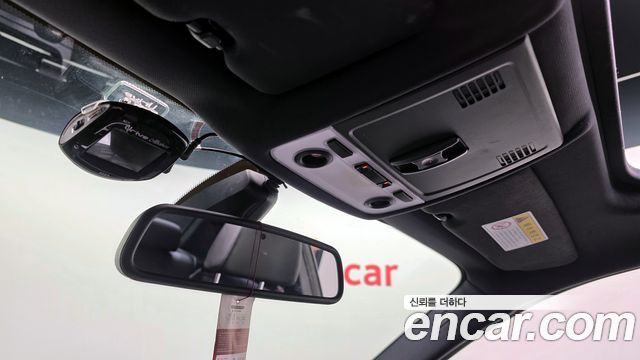 BMW 1-Series 2011 — photo 18