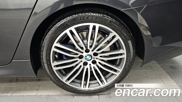 BMW 5-Series 2020 — photo 5