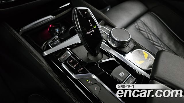 BMW 5-Series 2020 — photo 9