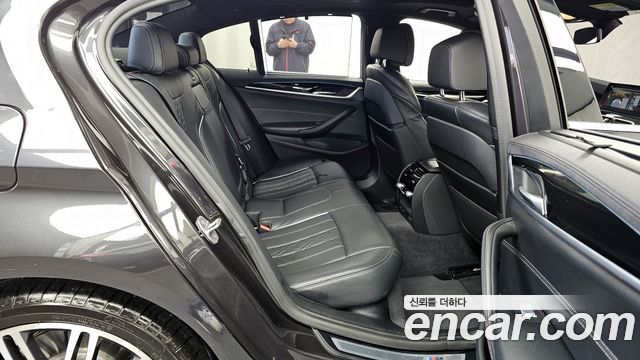BMW 5-Series 2020 — photo 12