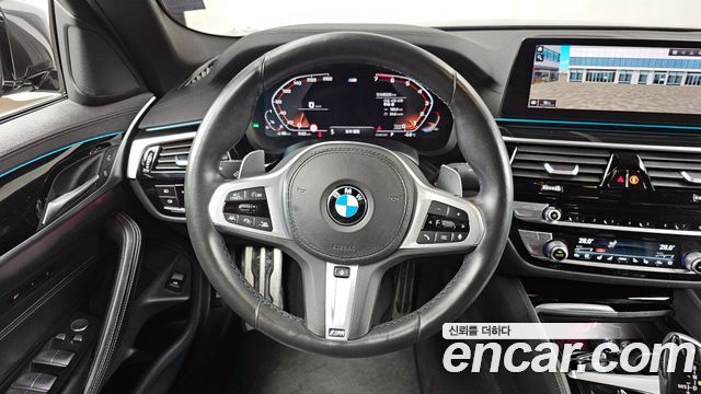 BMW 5-Series 2020 — photo 13