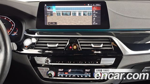 BMW 5-Series 2020 — photo 14