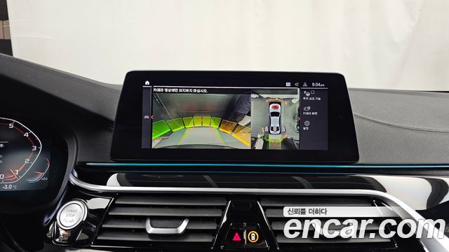 BMW 5-Series 2020 — photo 15