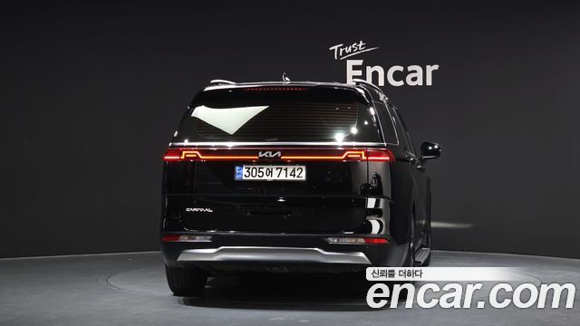 Kia Canival 2023 — photo 4