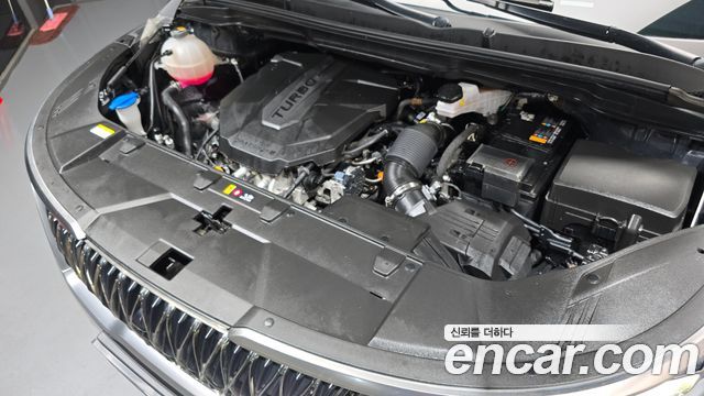 Kia Canival 2023 — photo 6