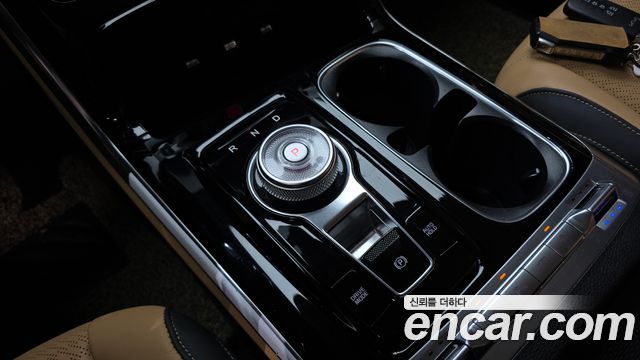 Kia Canival 2023 — photo 9