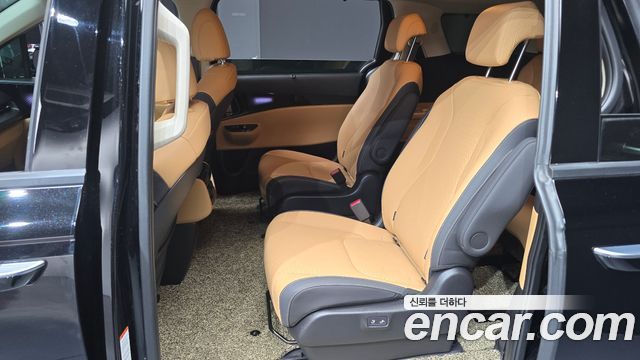 Kia Canival 2023 — photo 13