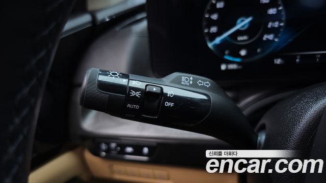 Kia Canival 2023 — photo 17