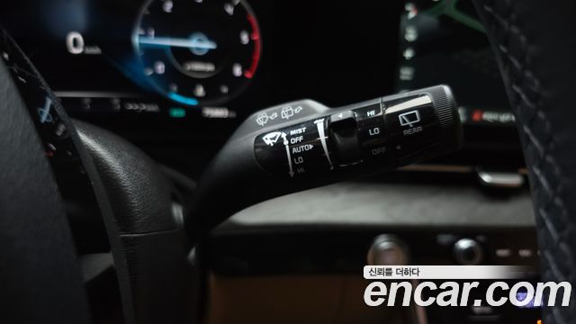 Kia Canival 2023 — photo 18