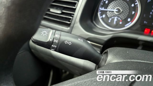 Hyundai AVANTE 2019 — photo 16