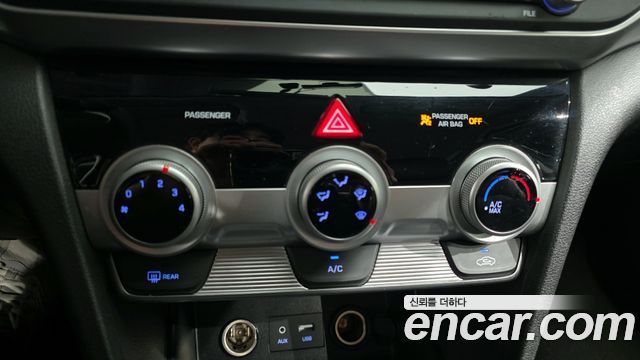 Hyundai AVANTE 2019 — photo 19