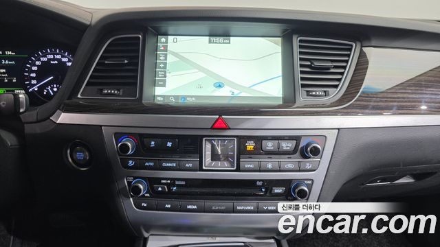 Genesis G80 2018 — photo 21