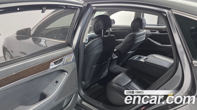Genesis G80 2018 — photo 23