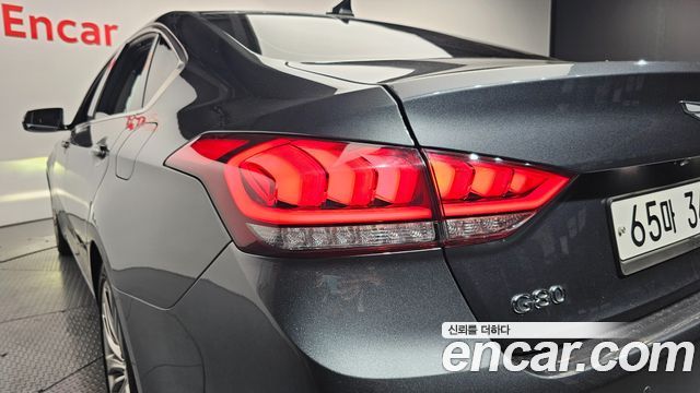 Genesis G80 2018 — photo 9
