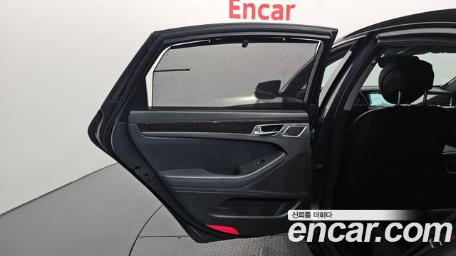 Genesis G80 2018 — photo 15