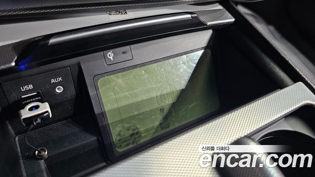 Genesis G80 2018 — photo 32