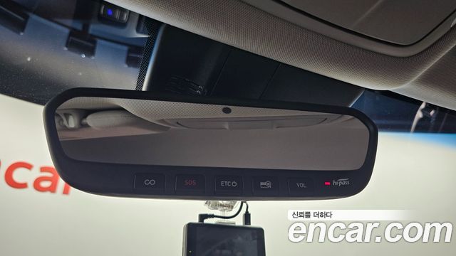 Genesis G80 2018 — photo 35
