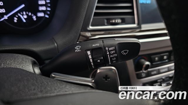 Genesis G80 2018 — photo 36