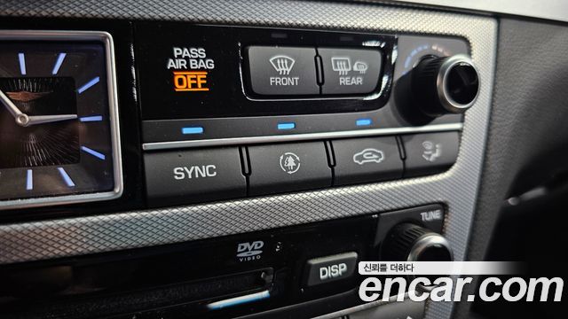 Genesis G80 2018 — photo 39