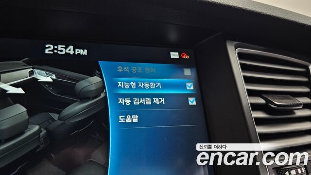 Genesis G80 2018 — photo 40