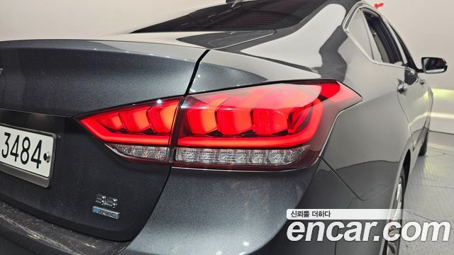 Genesis G80 2018 — photo 42