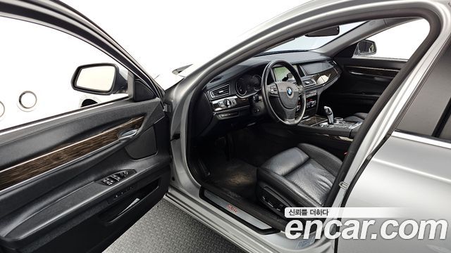 BMW 7-Series 2014 — photo 10