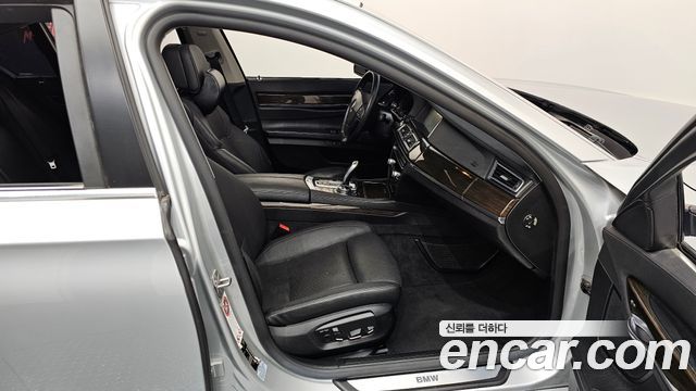 BMW 7-Series 2014 — photo 11