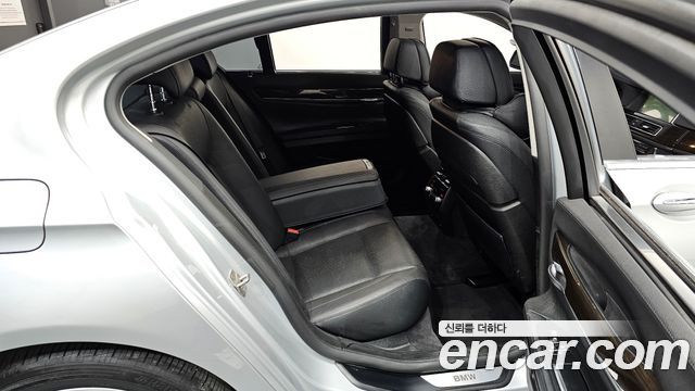 BMW 7-Series 2014 — photo 12