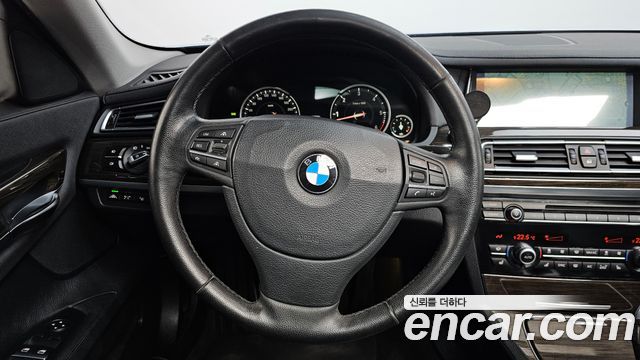 BMW 7-Series 2014 — photo 13