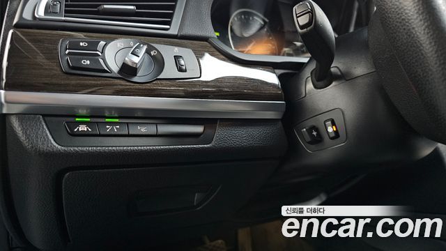 BMW 7-Series 2014 — photo 16