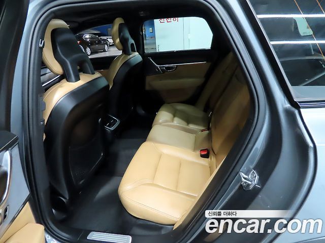 Volvo V90 2018 — photo 12