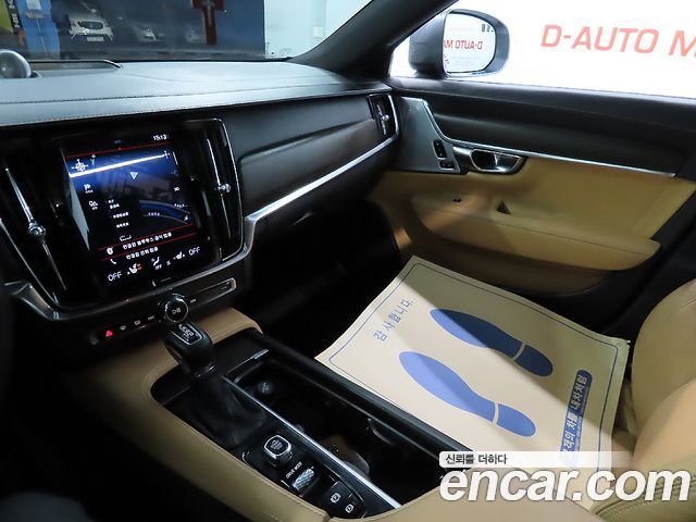 Volvo V90 2018 — photo 17