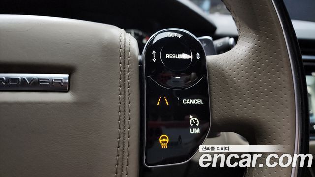 Land Rover Range Rover Velar 2018 — photo 13