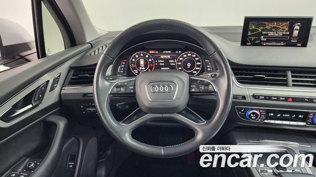 Audi Q7 2019 — photo 13