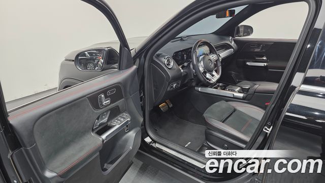 Mercedes-Benz GLB-Class 2022 — photo 11