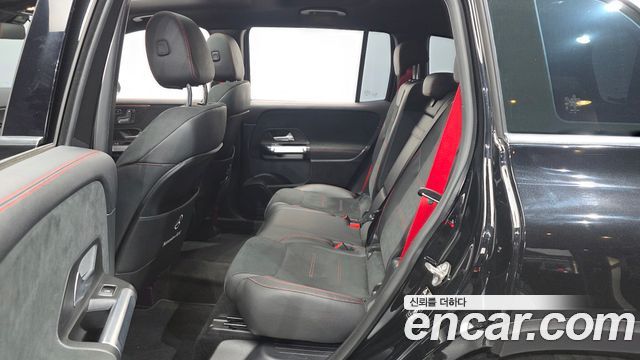 Mercedes-Benz GLB-Class 2022 — photo 12