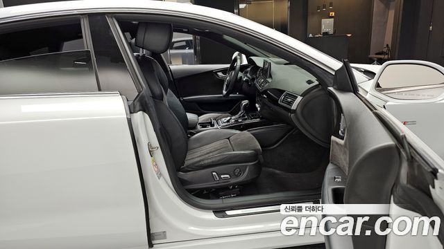 Audi A7 2016 — photo 11