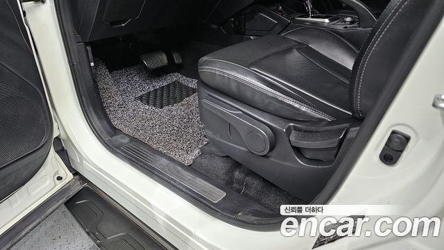 KG Mobility Rexton 2018 — photo 16