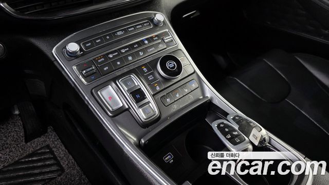 Hyundai Santafe 2021 — photo 9