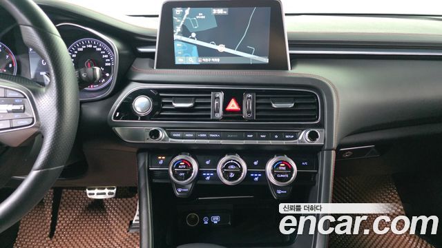Genesis G70 2018 — photo 15