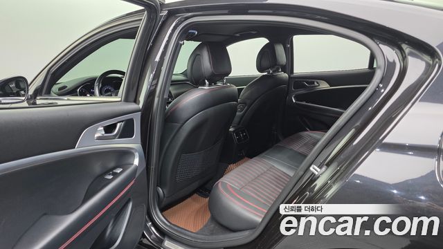 Genesis G70 2018 — photo 17