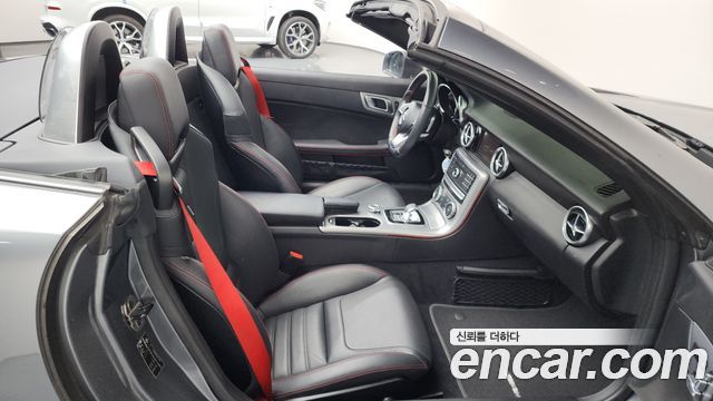 Mercedes-Benz SLC-Class 2017 — photo 11