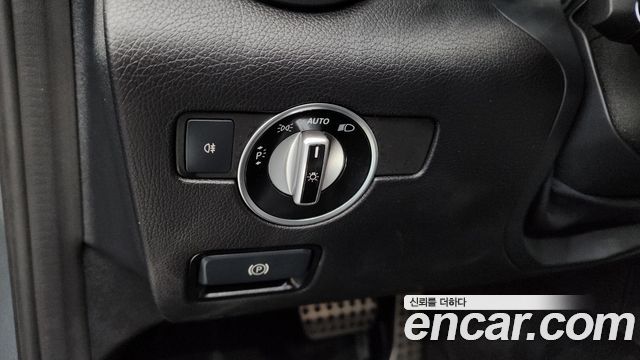 Mercedes-Benz SLC-Class 2017 — photo 14