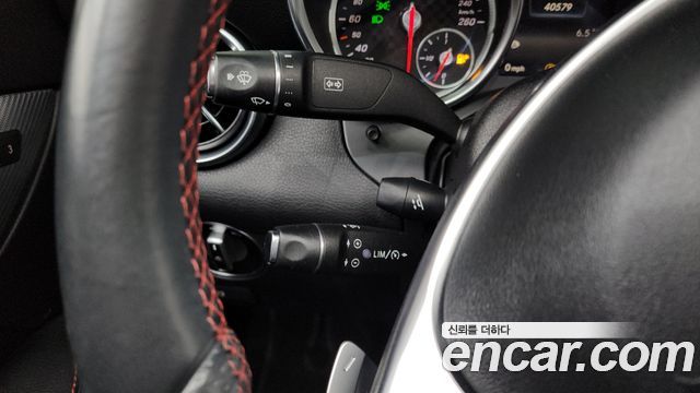 Mercedes-Benz SLC-Class 2017 — photo 15
